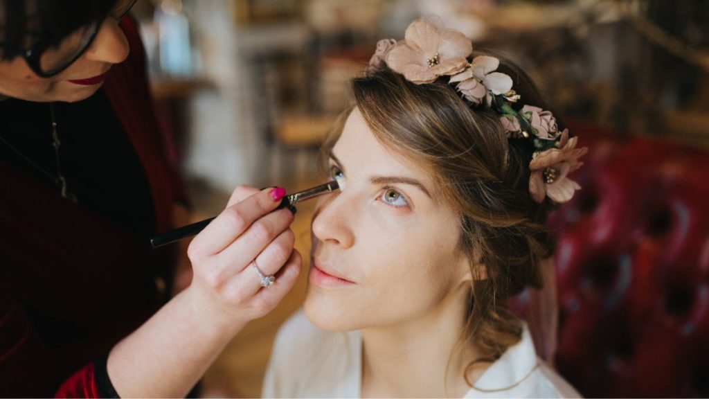 When False Lashes Are Totally Fine to Use